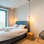 New With Stunning Views, Pool And Fitness *