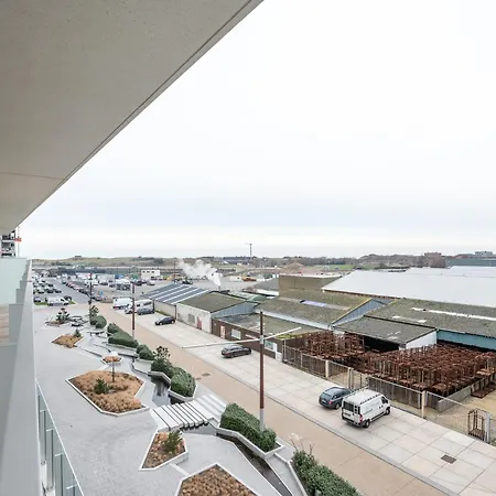 Apartment New With Stunning Views, Pool And Fitness