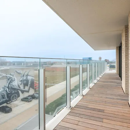 New With Stunning Views, Pool And Fitness *