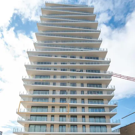 New With Stunning Views, Pool And Fitness * Oostende