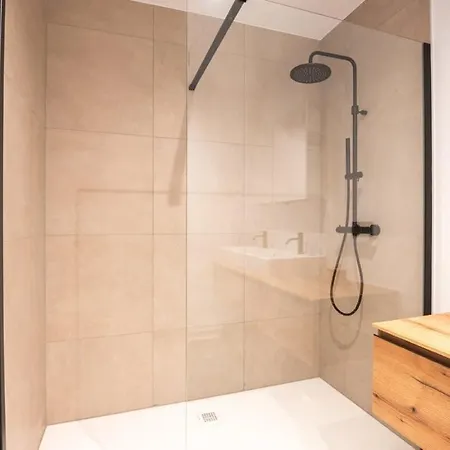 New With Stunning Views, Pool And Fitness Lejlighed *