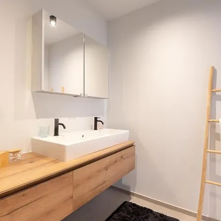 New With Stunning Views, Pool And Fitness Lejlighed Oostende