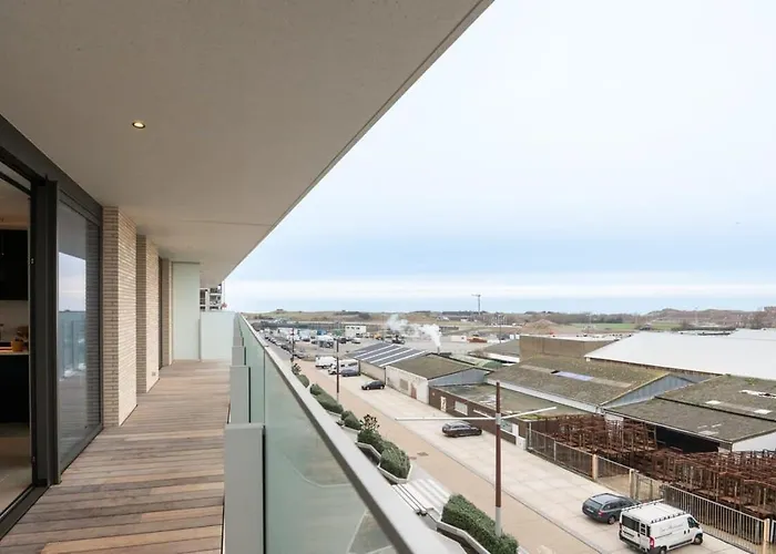 New With Stunning Views, Pool And Fitness Apartment *